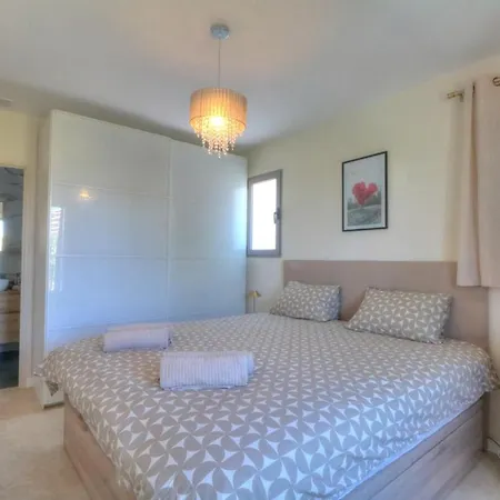 Villa Contemporaine Avec Piscine Privee